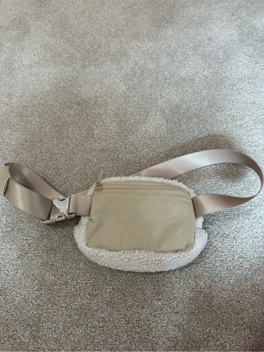 Lululemon Everywhere Fleece Belt Bag